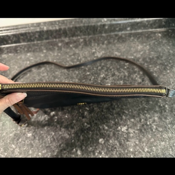 Fossil Pebbled Leather Black Crossbody Bag w/ Tassel Pull - Picture 8 of 14